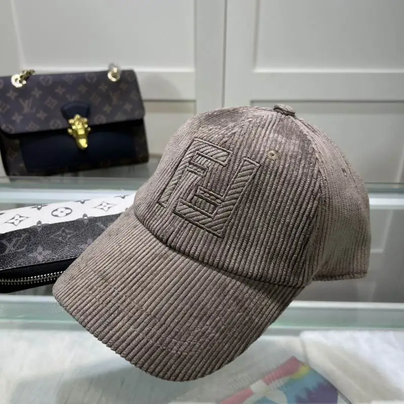 Fendi cap 60 (2)